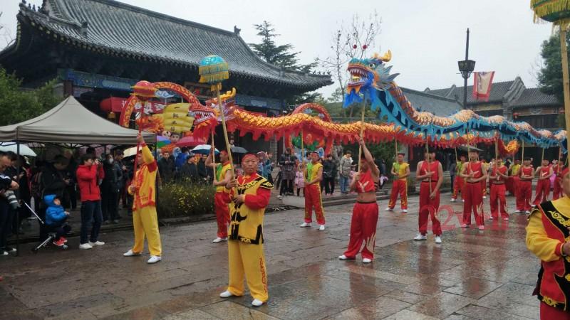 蒲江舞狮演出电话 ​中国的传统舞龙